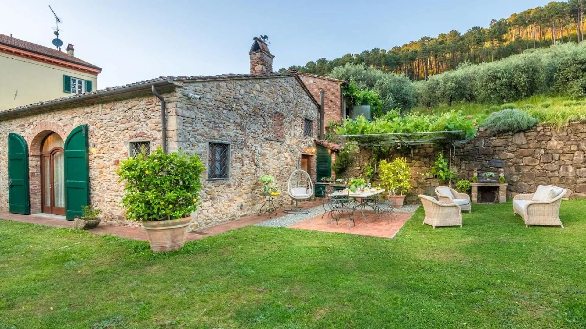 Citrus Charm Farmhouse, A Country Villa With Pool Capannori