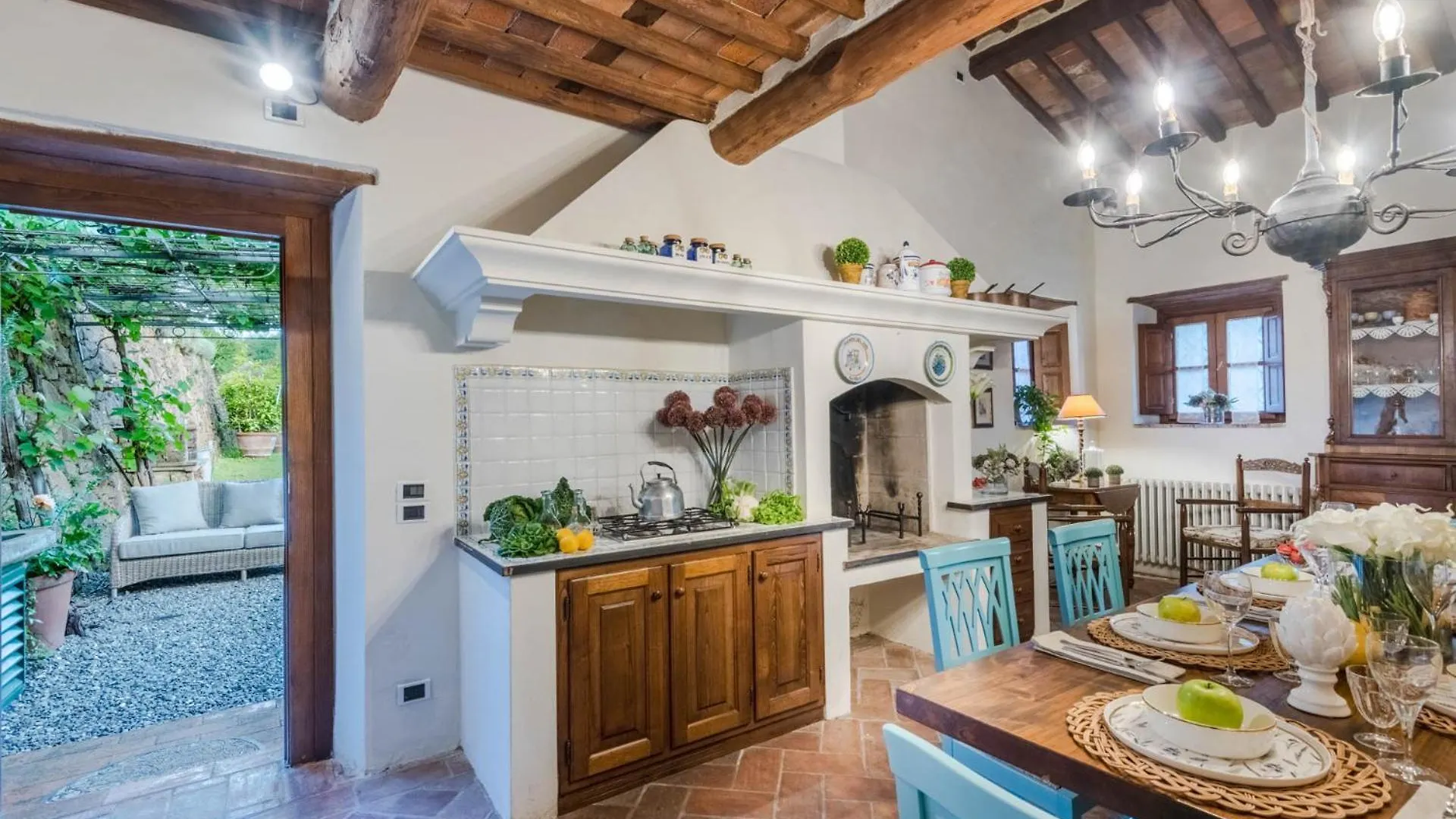 Citrus Charm Farmhouse, A Country Villa With Pool Capannori