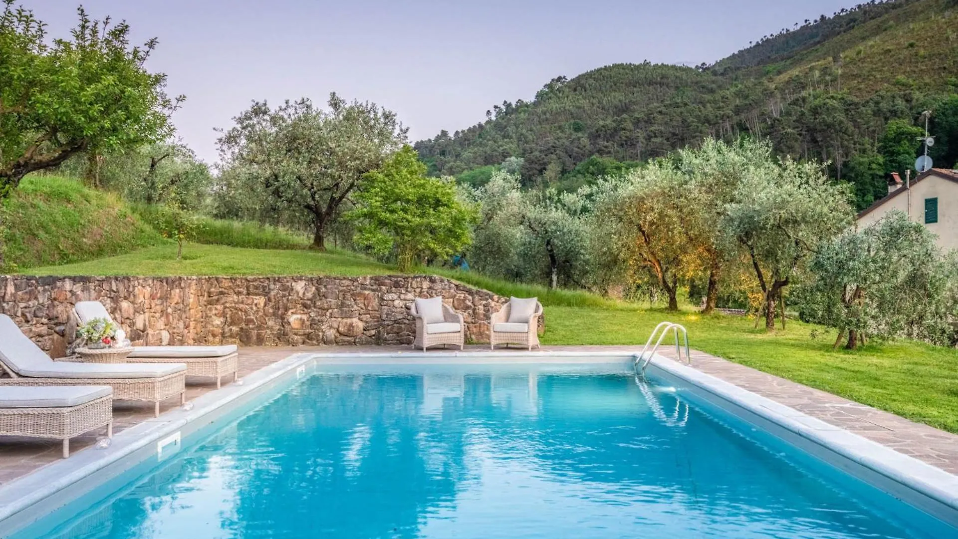 Citrus Charm Farmhouse, A Country Villa With Pool Capannori