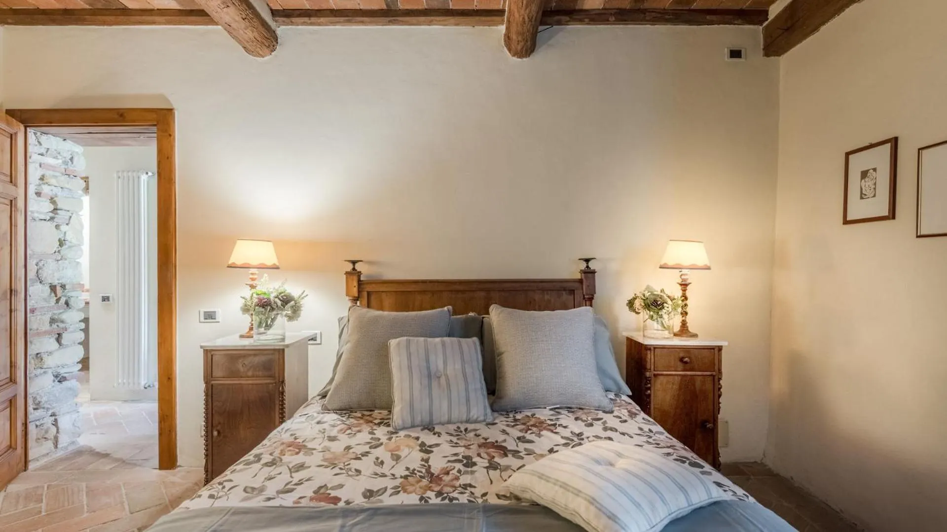 Citrus Charm Farmhouse, A Country Villa With Pool كابانّوري